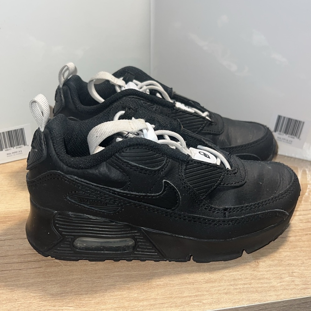 BLACK NIKE AIR MAX KIDS